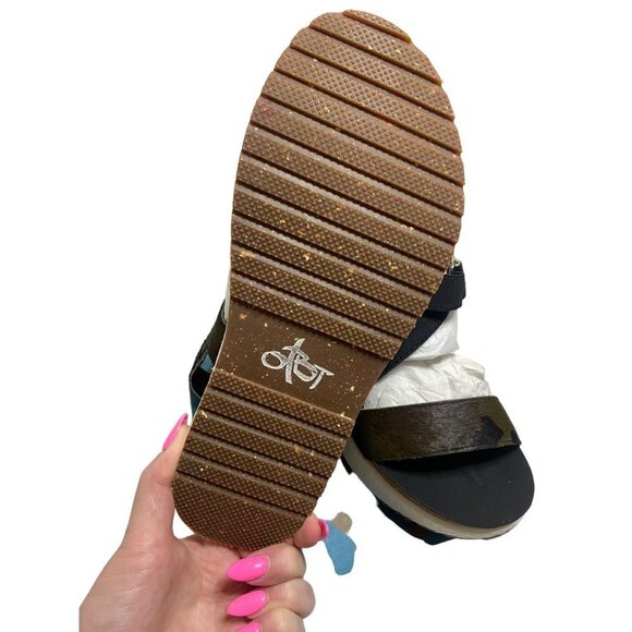 NWB OTBT Sierra Wedge Comfort Sandals in color Mud-sz 6.5 - Picture 4 of 6